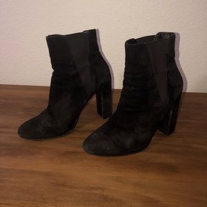 Steve Madden effect block heel black suede